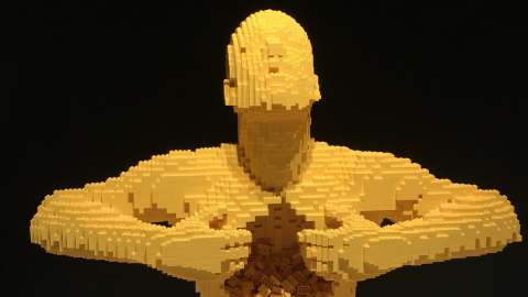 Телеканал «О!» рекомендует: выставка «Искусство Lego»