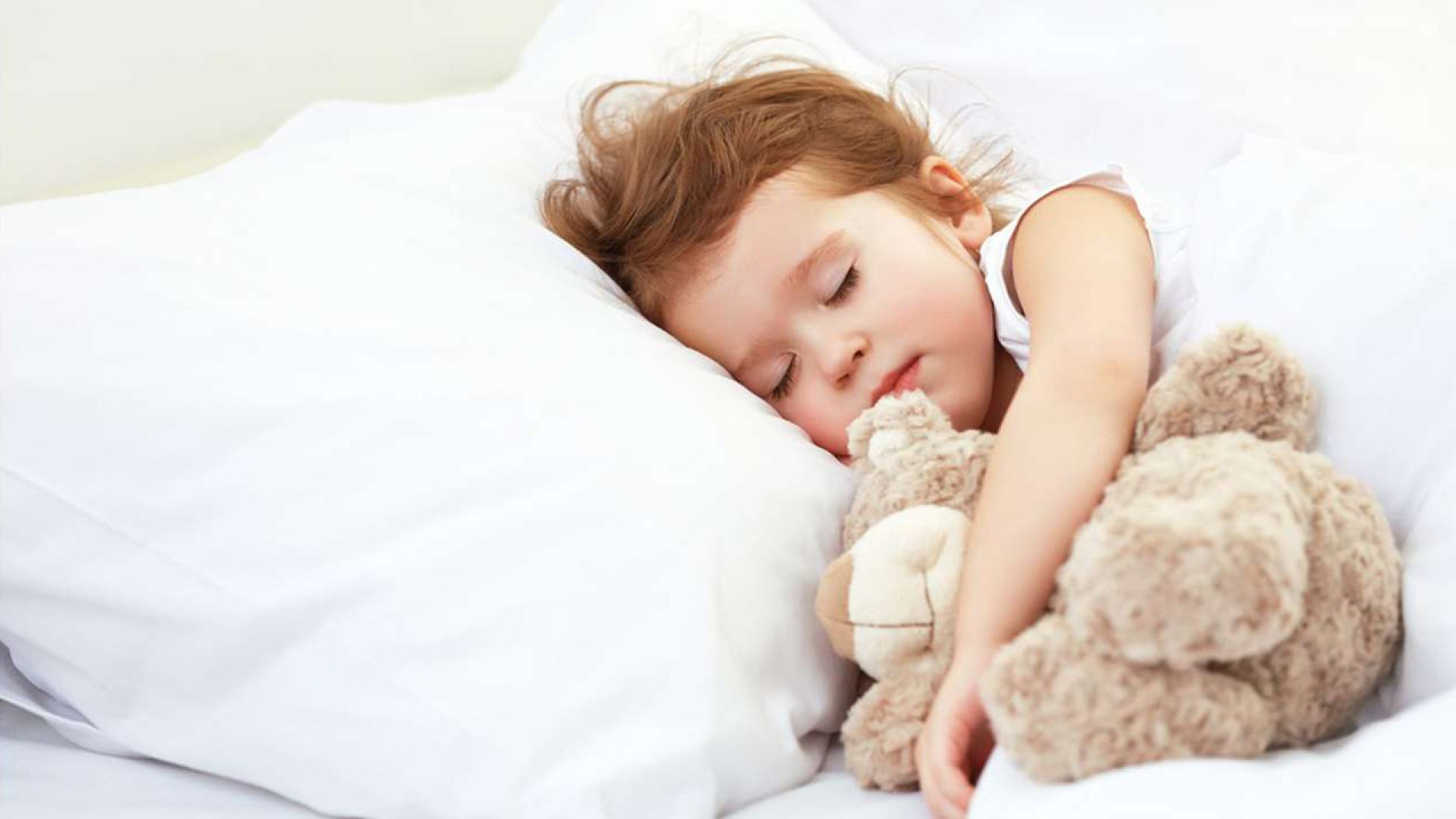 Ребенок не спит днем: почему это происходит и как это исправить