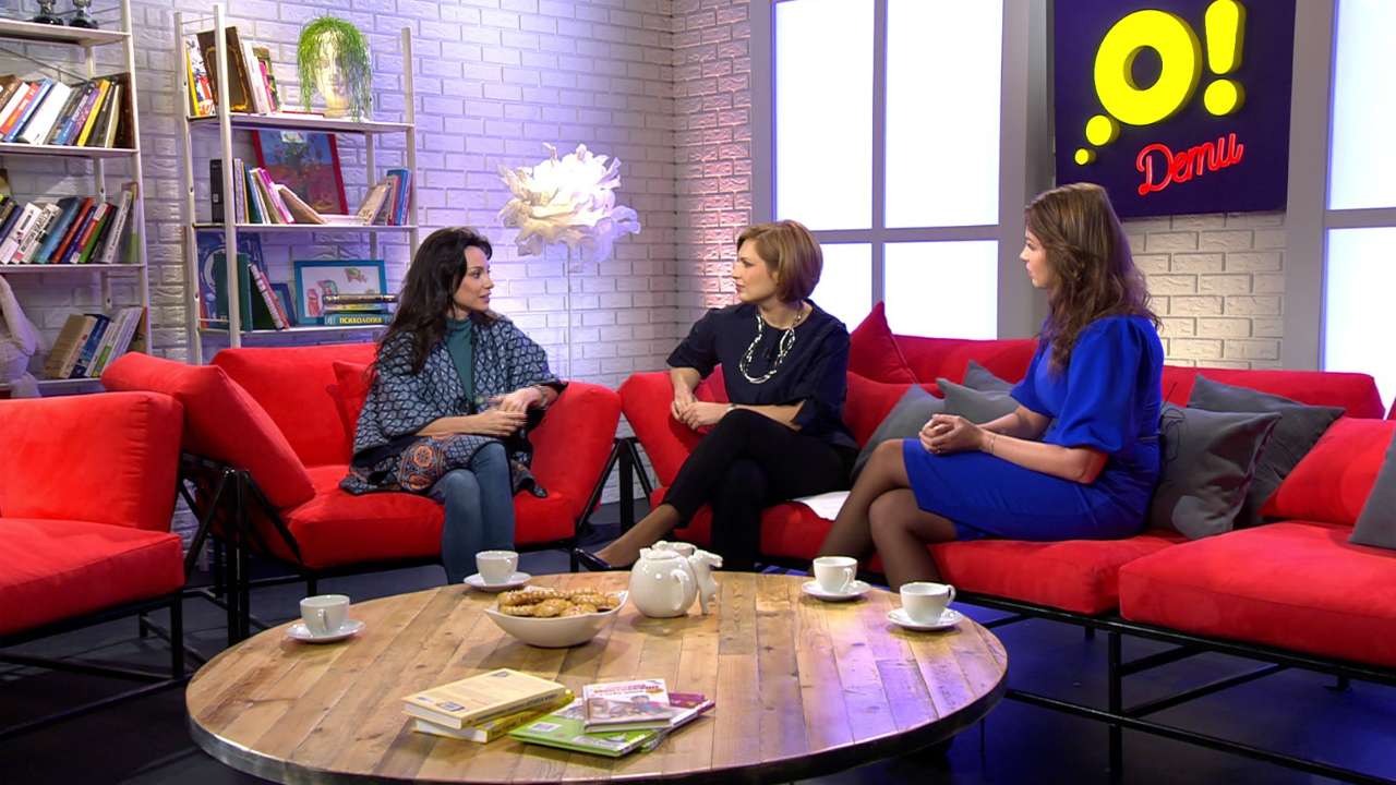Актриса и певица Светлана Светикова, ведущая и главный редактор телеканала «О!» Анна Шнайдер и модель Полина Диброва
