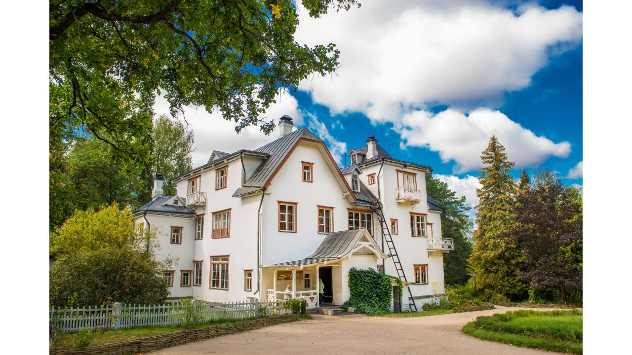 Большой дом Фото: Nelli Nekrasova/Shutterstock Большой дом Фото: Nelli Nekrasova/Shutterstock